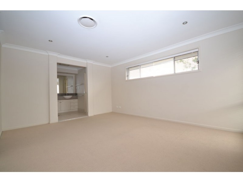 3 Petrie Crescent, Aspley QLD 4034