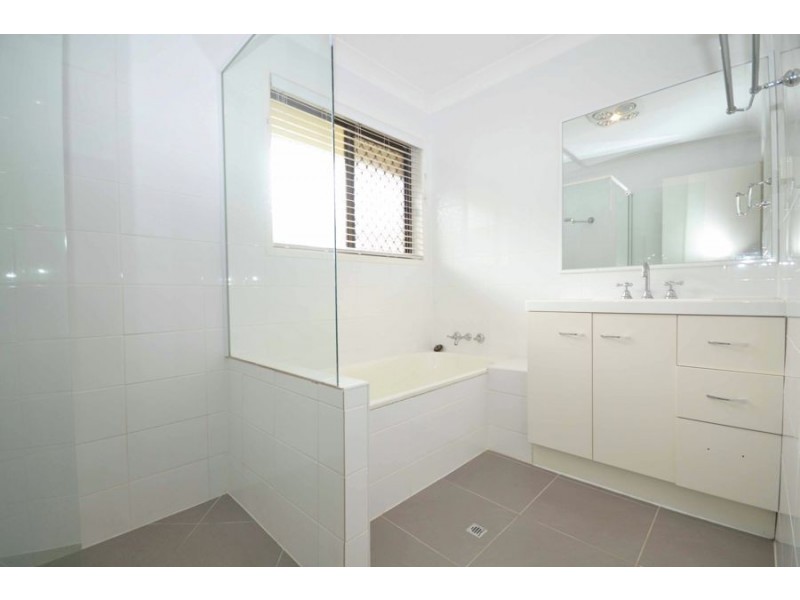 26 Niven Street, Stafford Heights QLD 4053