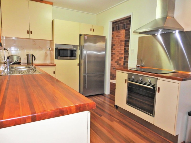 30 Redgrave St, Stafford Heights QLD 4053