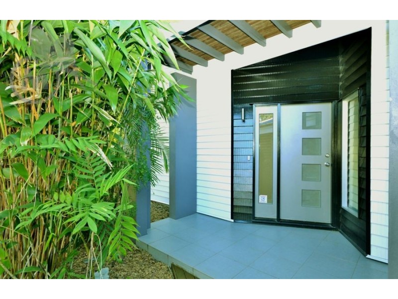 32 Eleventh Avenue, Kedron QLD 4031