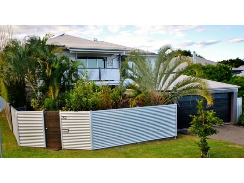 32 Eleventh Avenue, Kedron QLD 4031