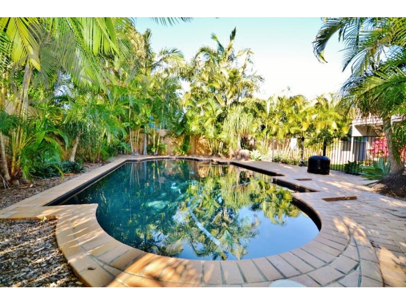 32 Eleventh Avenue, Kedron QLD 4031