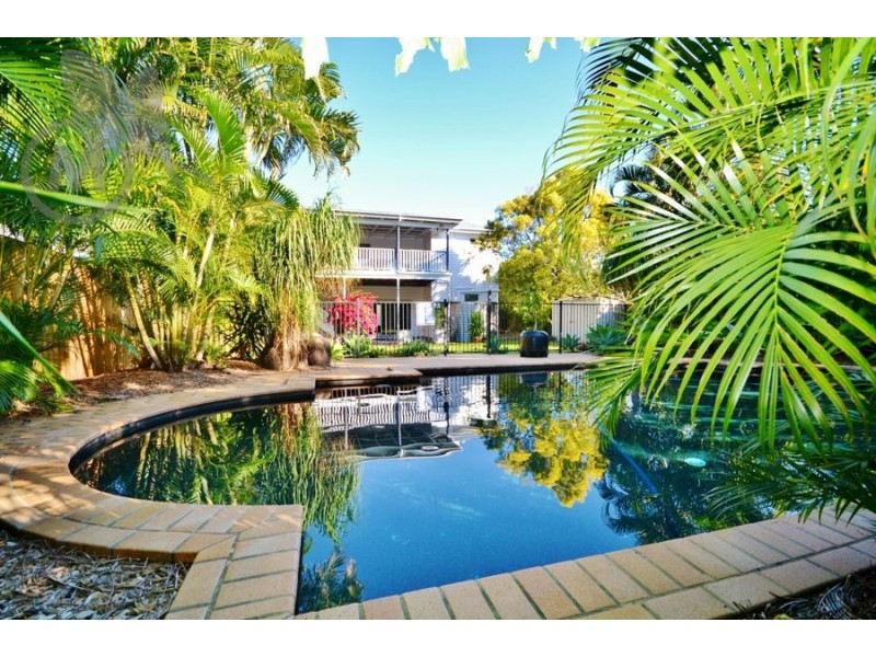 32 Eleventh Avenue, Kedron QLD 4031