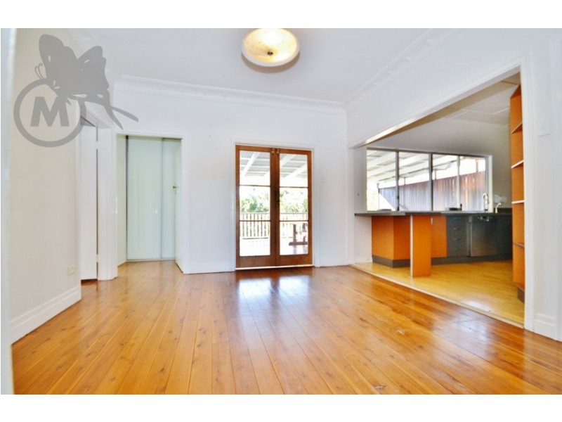 32 Eleventh Avenue, Kedron QLD 4031