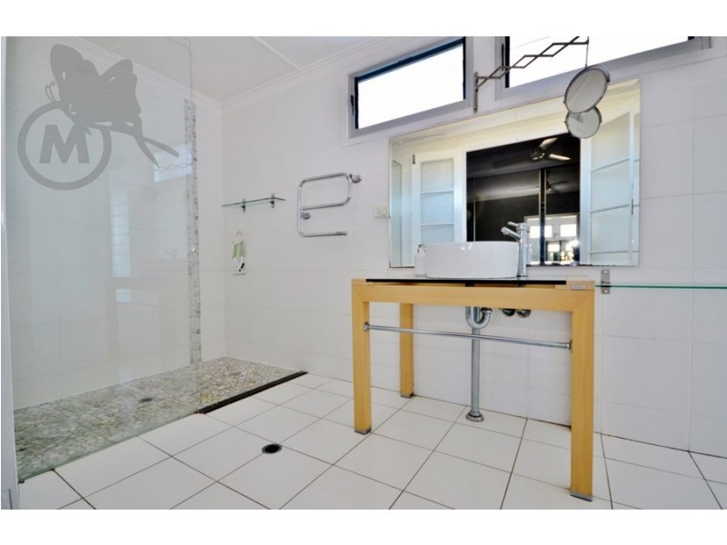 32 Eleventh Avenue, Kedron QLD 4031