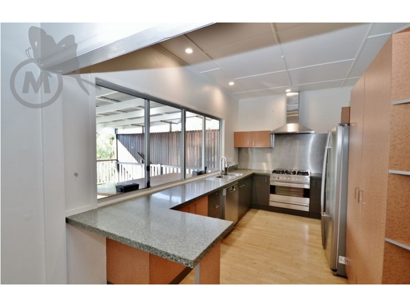 32 Eleventh Avenue, Kedron QLD 4031