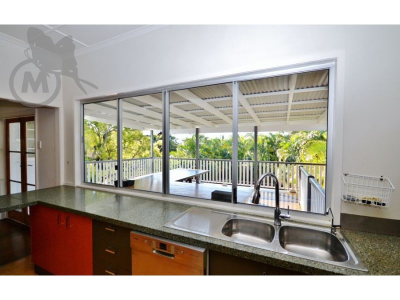 32 Eleventh Avenue, Kedron QLD 4031