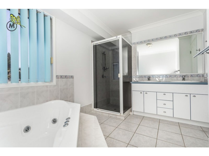 22 Bunyaville Close, Arana Hills QLD 4054