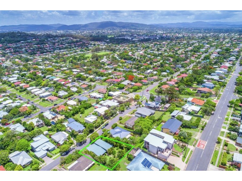 33 Allowrie Street, Stafford QLD 4053