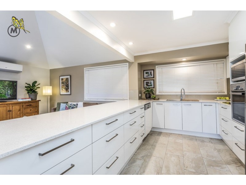 8 Sommerville Place, Chermside West QLD 4032