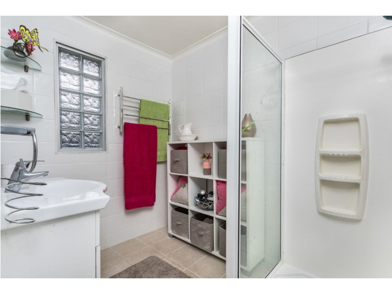 4 Bennetts Road, Everton Hills QLD 4053