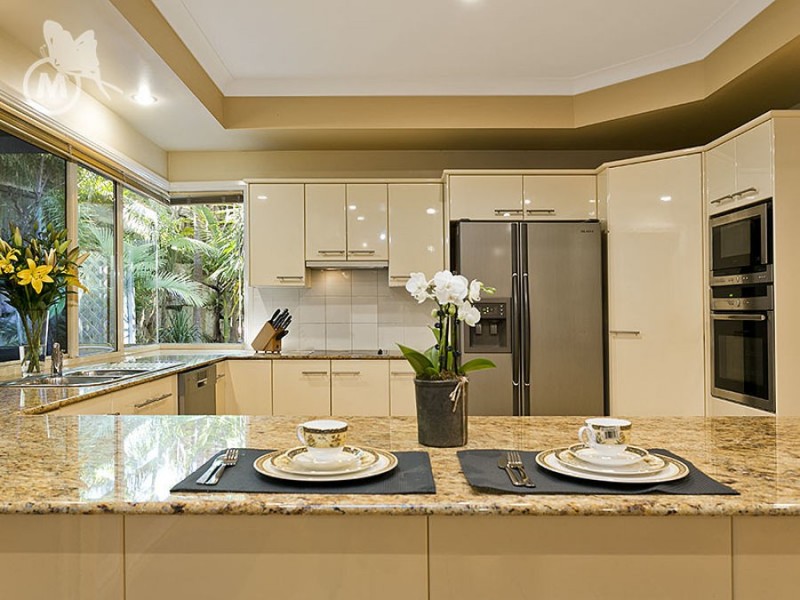 1 Evergreen Close, Kenmore QLD 4069