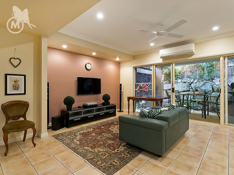 1 Evergreen Close, Kenmore QLD 4069