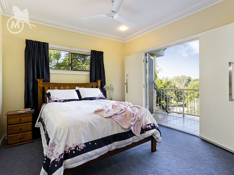 1 Evergreen Close, Kenmore QLD 4069