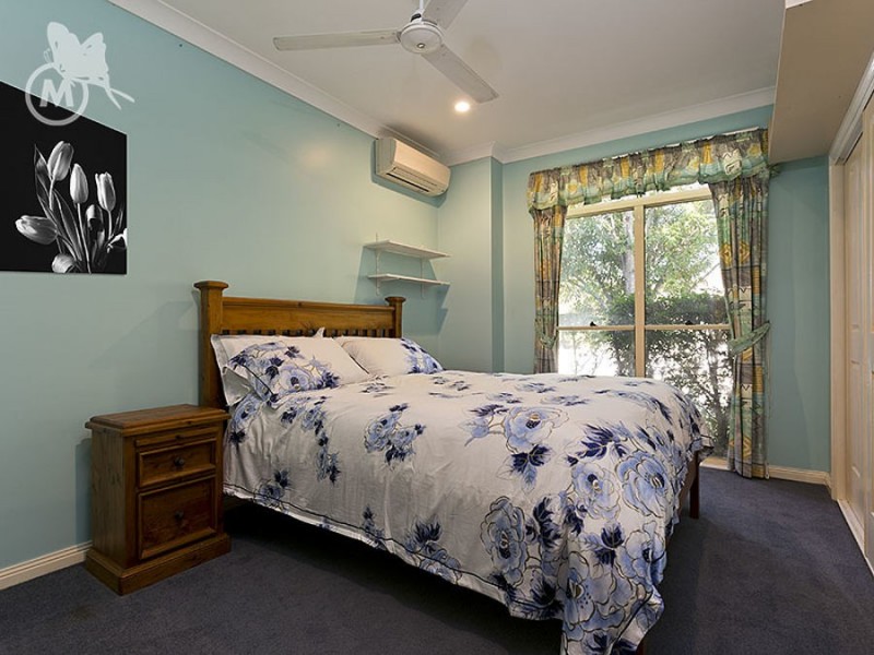 1 Evergreen Close, Kenmore QLD 4069