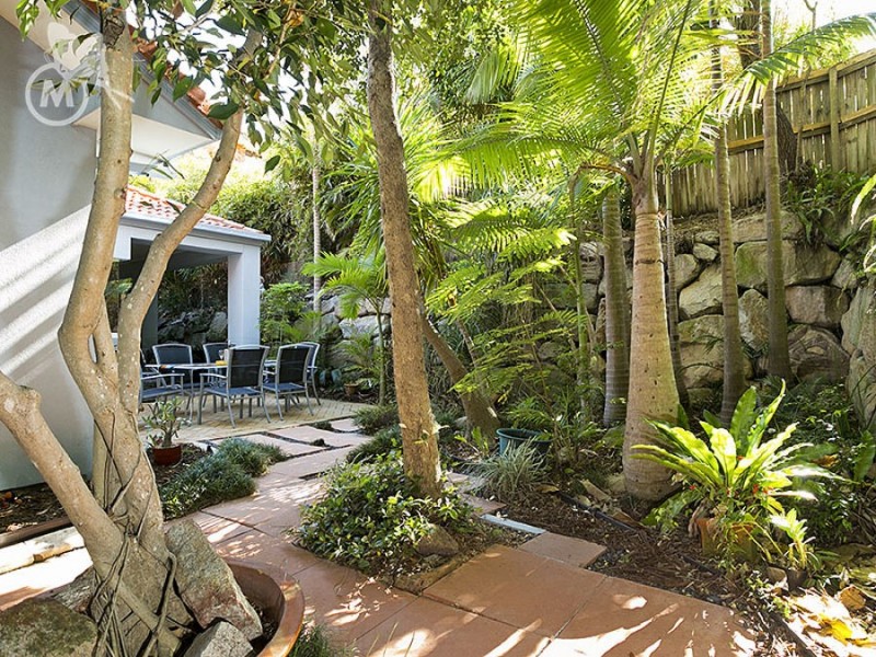 1 Evergreen Close, Kenmore QLD 4069