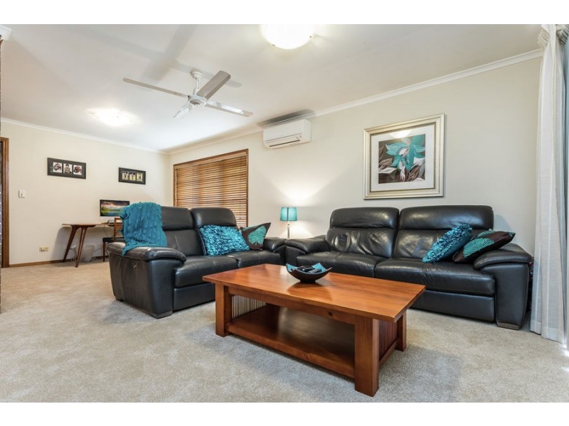 21 Ustinov Crescent, Mcdowall QLD 4053