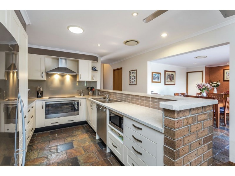 21 Ustinov Crescent, Mcdowall QLD 4053