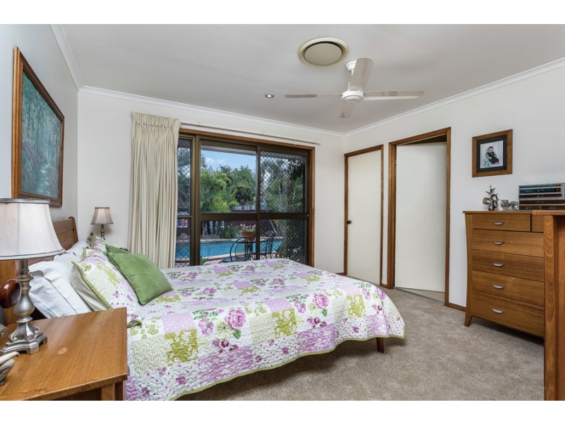 21 Ustinov Crescent, Mcdowall QLD 4053