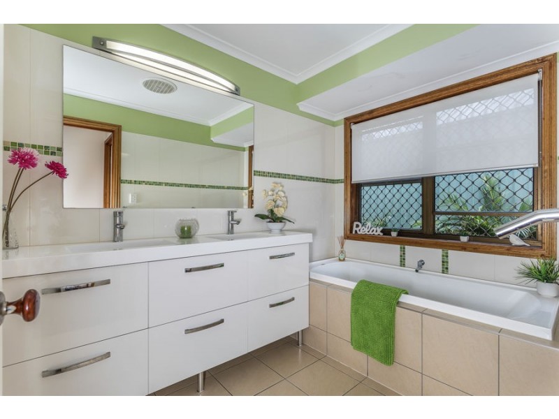 21 Ustinov Crescent, Mcdowall QLD 4053