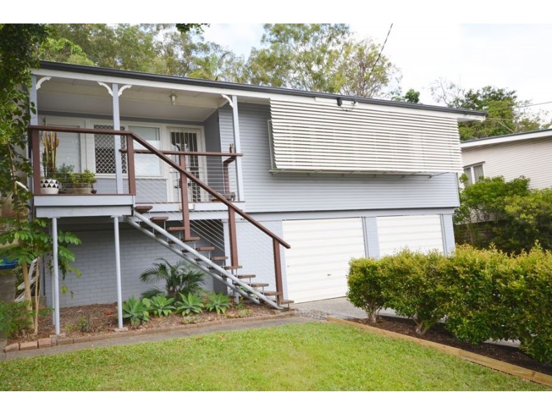 33 Landscape Street, Stafford Heights QLD 4053