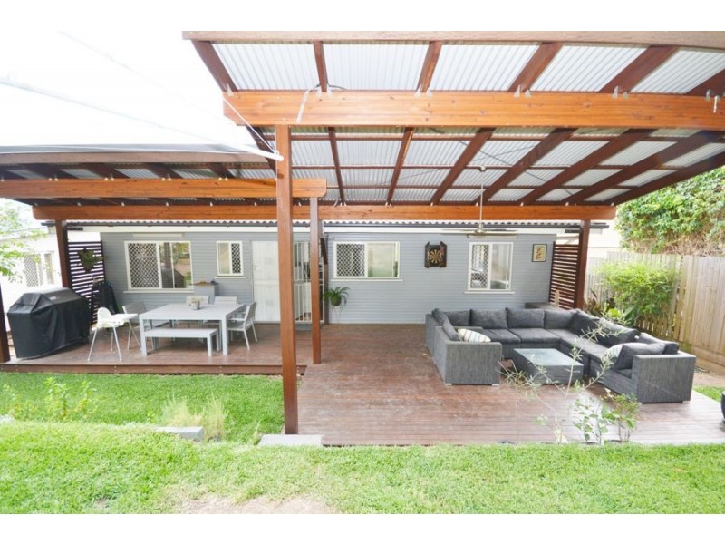 33 Landscape Street, Stafford Heights QLD 4053