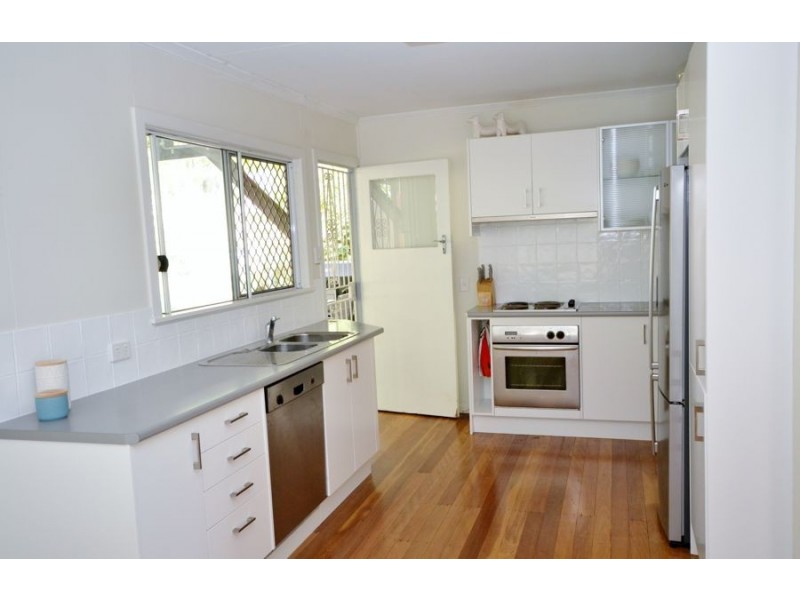 33 Landscape Street, Stafford Heights QLD 4053