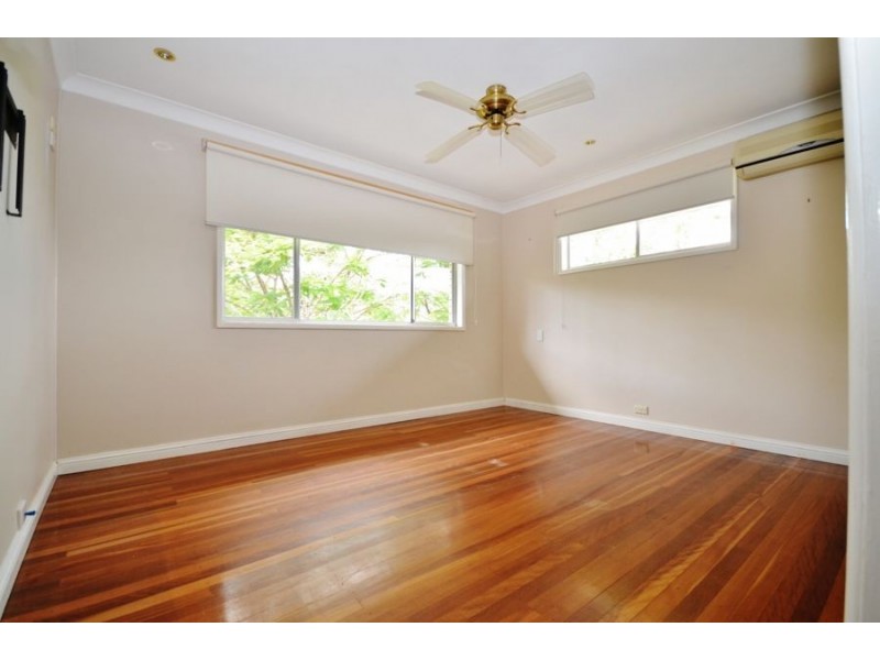16 Walpole Street, Mcdowall QLD 4053