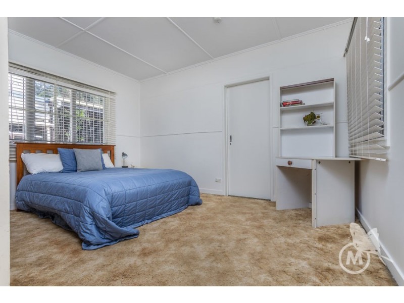 8 Culworth Street, Chermside West QLD 4032