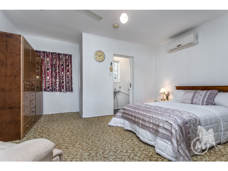 8 Culworth Street, Chermside West QLD 4032