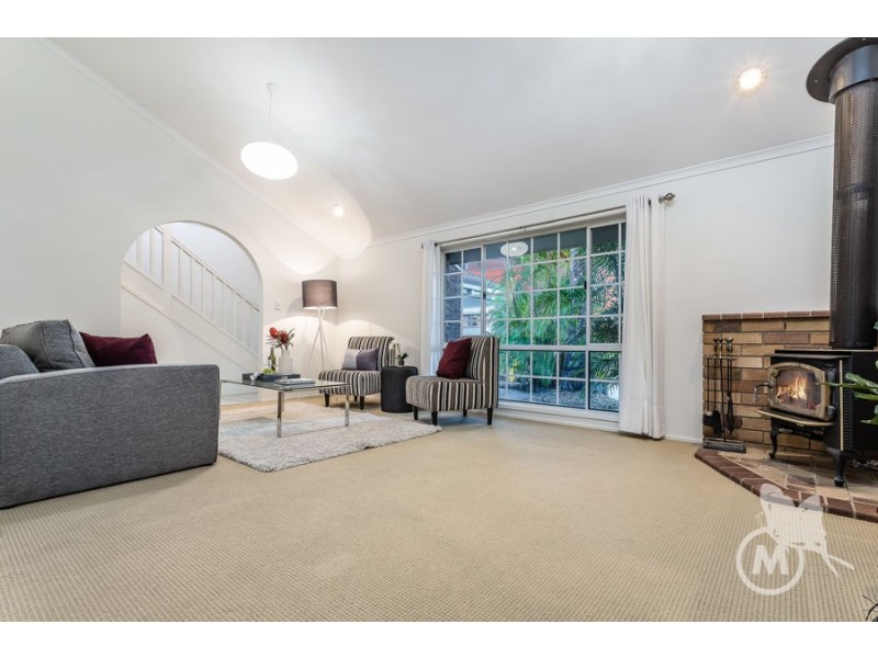 15 Ustinov Crescent, Mcdowall QLD 4053