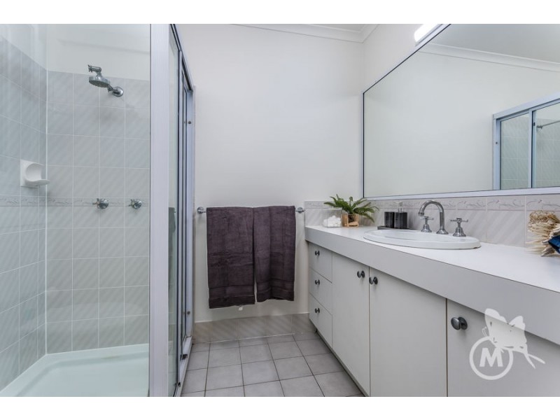 15 Ustinov Crescent, Mcdowall QLD 4053