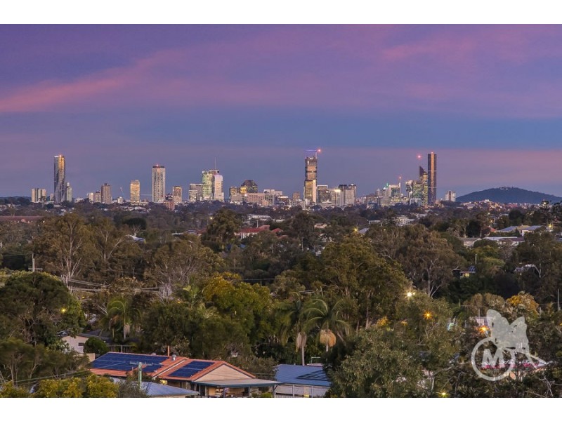 72 Minto Cres, Arana Hills QLD 4054