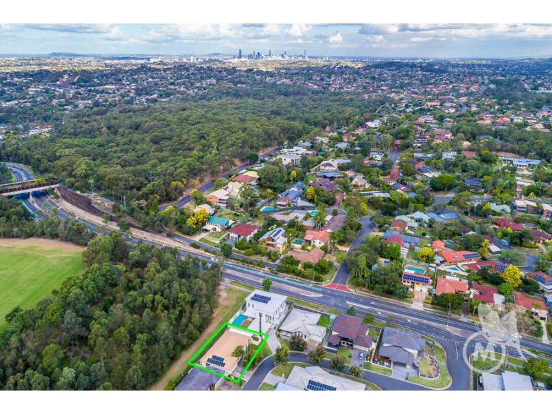 9 Hillside Circuit, Chermside West QLD 4032