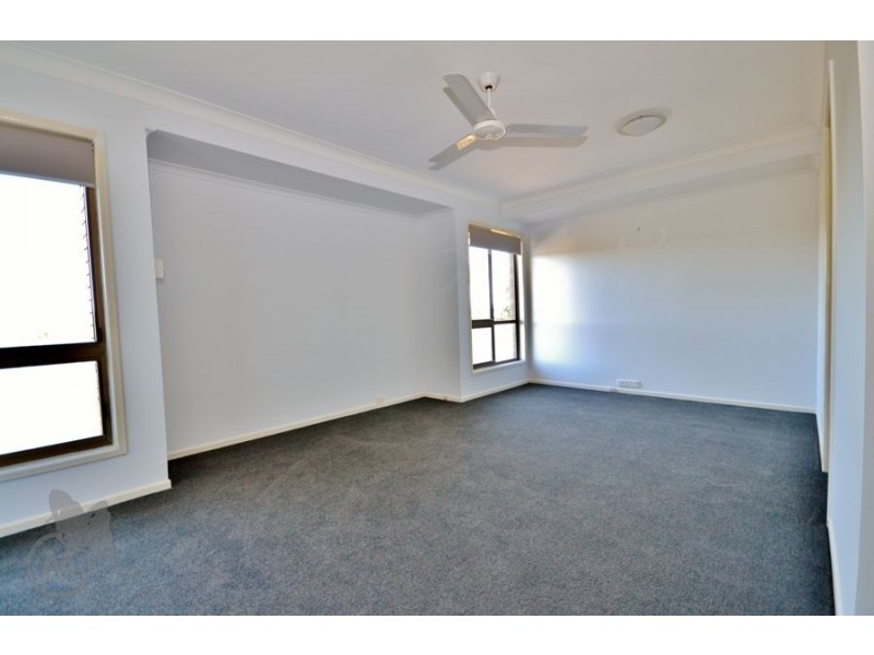 9 Lipton Place, Mcdowall QLD 4053