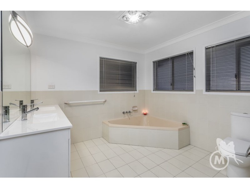 34 Hillcrest Street, Aspley QLD 4034