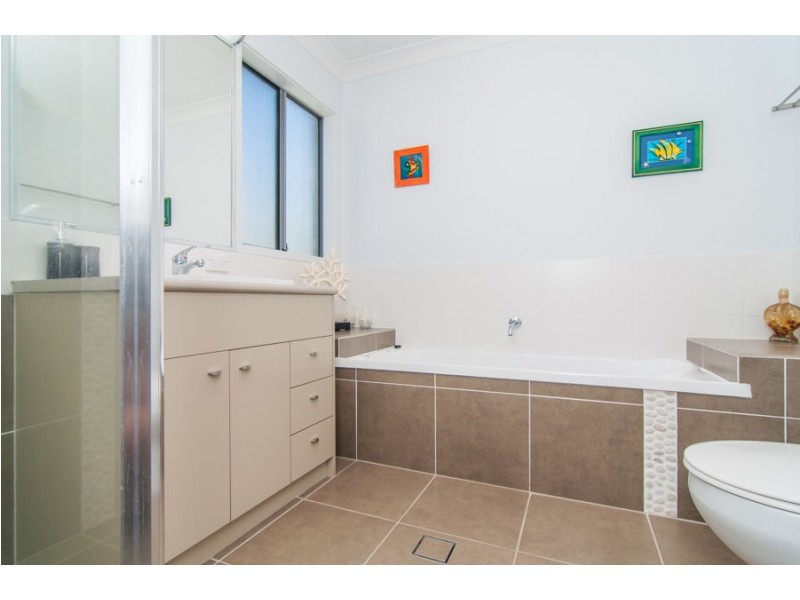 27 Hillside Circuit, Chermside West QLD 4032