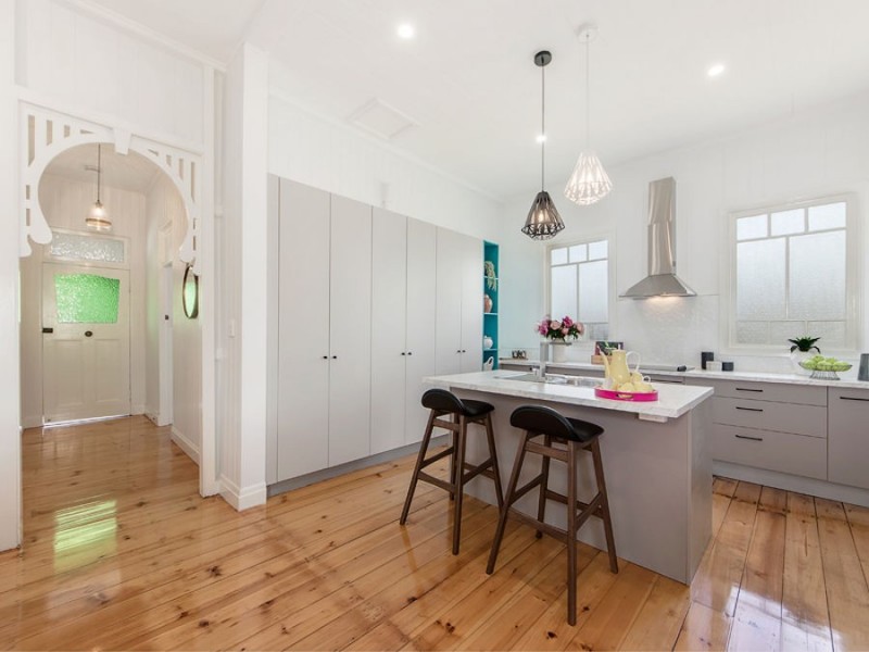5a Thompson Street, Silkstone QLD 4304