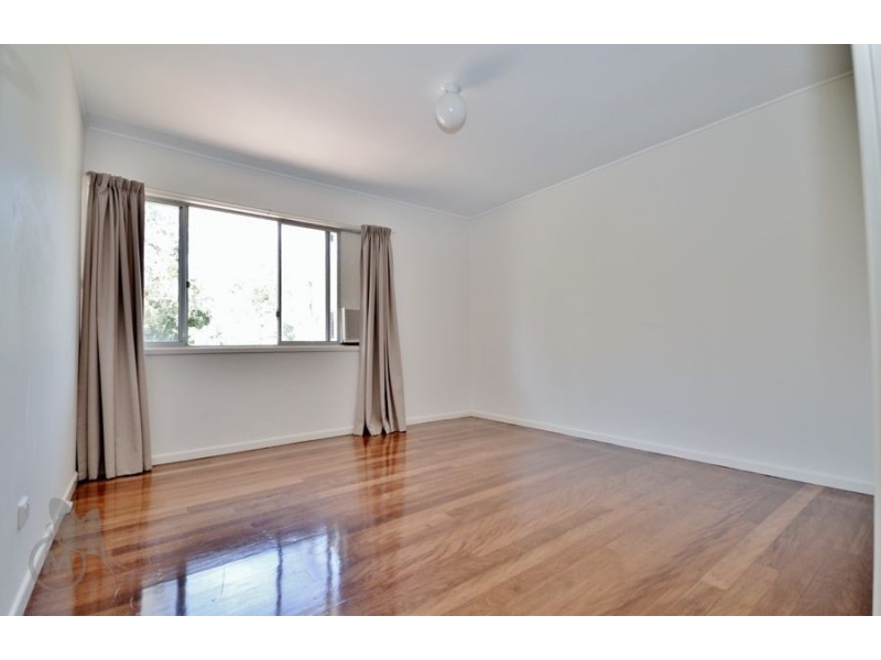 38 Redgrave St, Stafford Heights QLD 4053