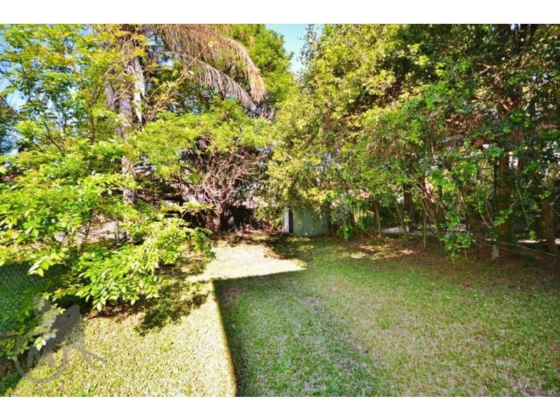 21 Dover Street, Hawthorne QLD 4171