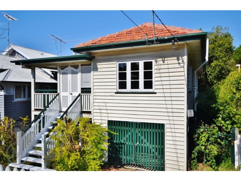 21 Dover Street, Hawthorne QLD 4171