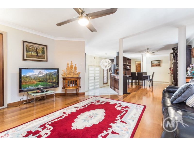 24 Gielgud Crescent, Mcdowall QLD 4053