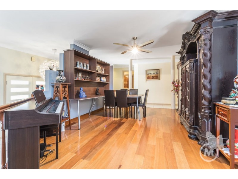 24 Gielgud Crescent, Mcdowall QLD 4053