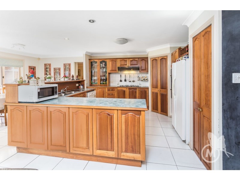 24 Gielgud Crescent, Mcdowall QLD 4053