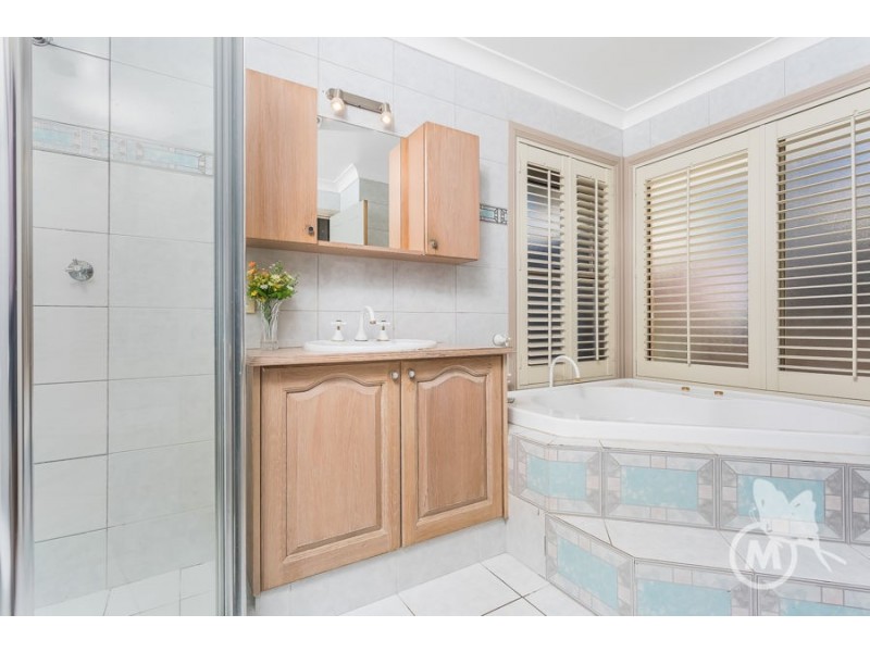 24 Gielgud Crescent, Mcdowall QLD 4053