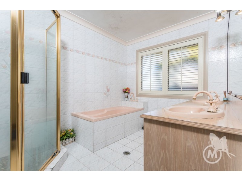 24 Gielgud Crescent, Mcdowall QLD 4053