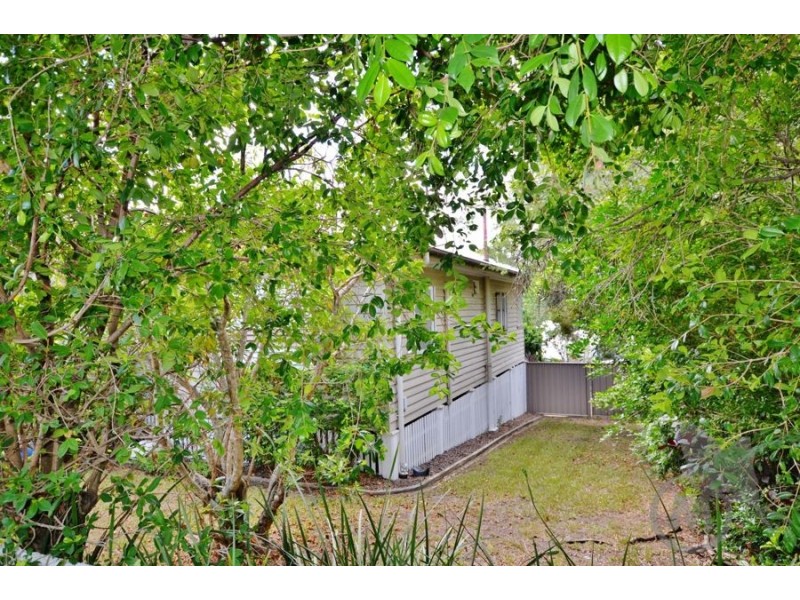 17 Booker Street, Keperra QLD 4054