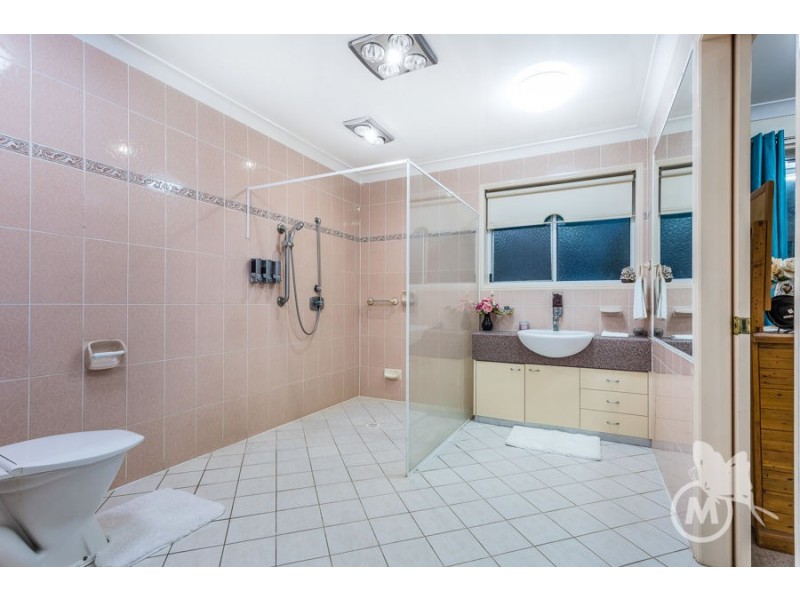 9 Myall place, Bridgeman Downs QLD 4035