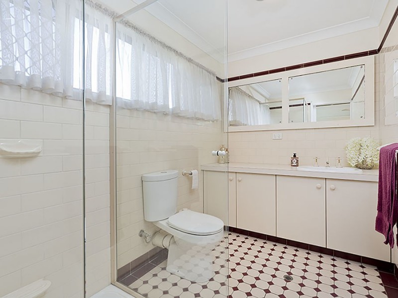 8 Remick St, Stafford Heights QLD 4053