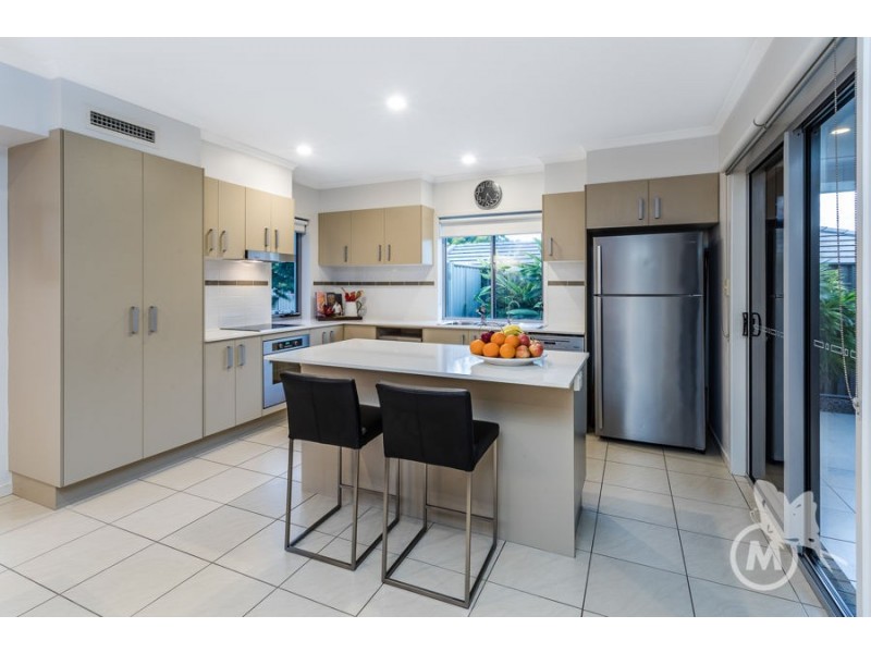 37 Hillside Circuit, Chermside West QLD 4032